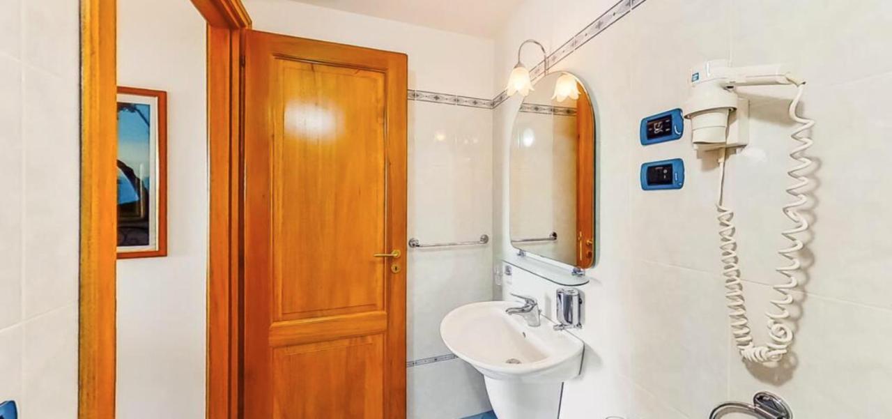 Casa Vacanza Artemis Lipari  Buitenkant foto